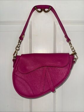 Italian leather small saddle Crossbody Bag in Fuchsia/Raspberry